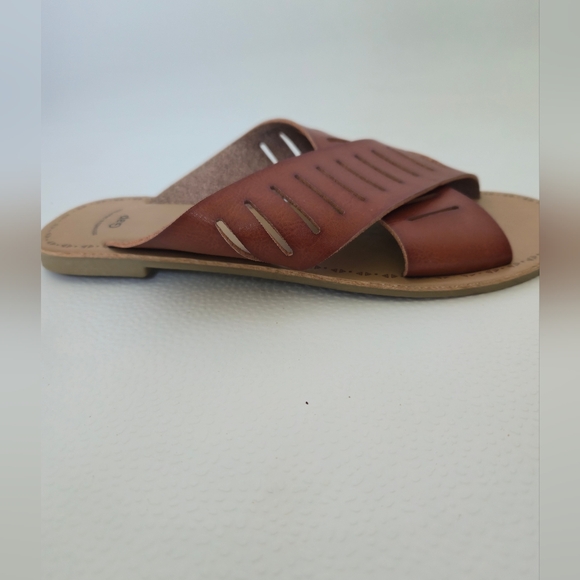 GAP Brown Sandals Criss-Cross Design Slip-On - Picture 8 of 10